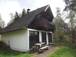 Vooraanzicht van het vakantiehuisje
